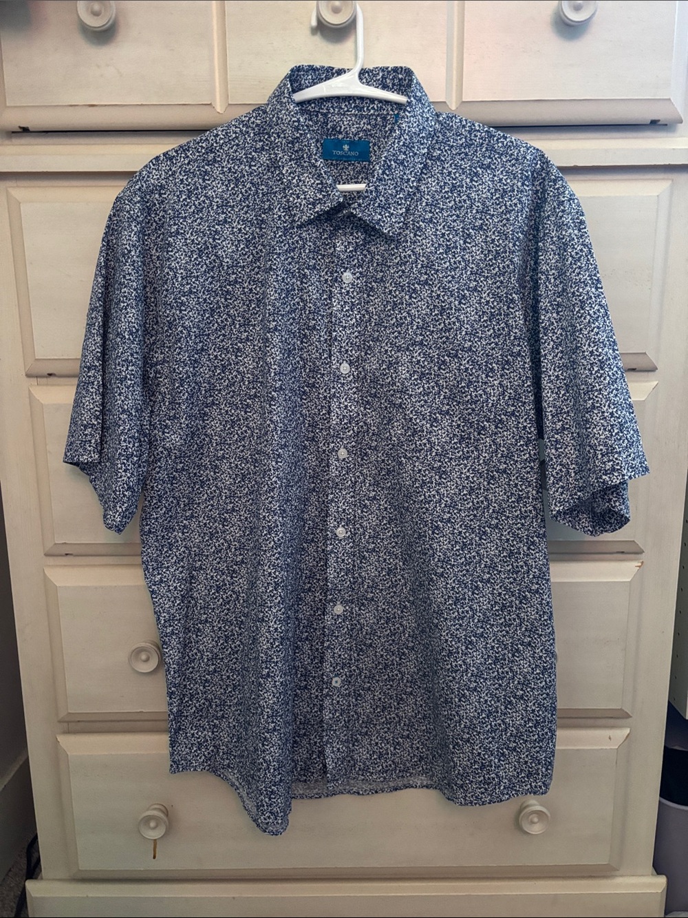 Vacation-Ready Blue Micro-Print Short-Sleeve Button-Down Shirt